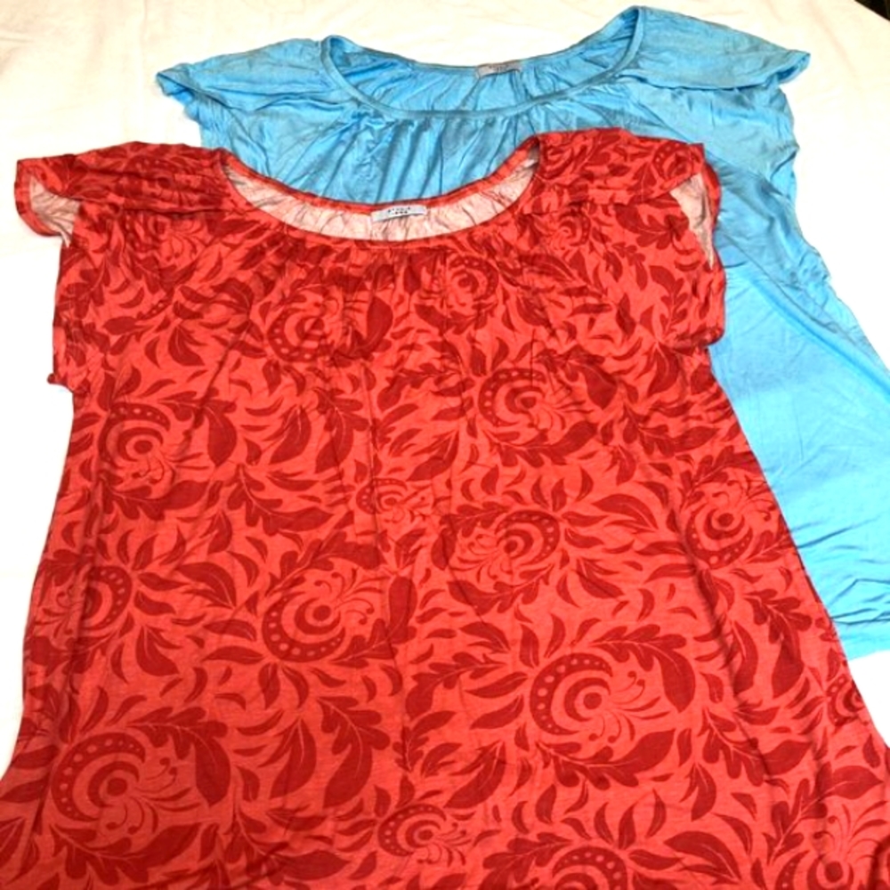 NWT Set of 2 tulip sleeve Avon Studio 1886 tops